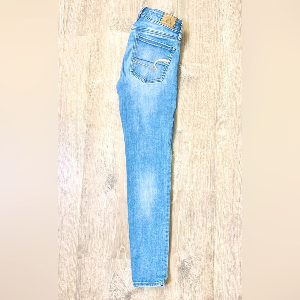 American Eagle Outfitters Women’s Next Level High-Waisted Jegging Short - Picture 4 of 8